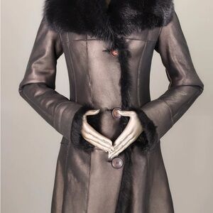 BRAND NEW 🆕 MERINO LAMB SHEARLING STROLLER WITH BRONZE METALLIC SHEEN-LEGITBUYER